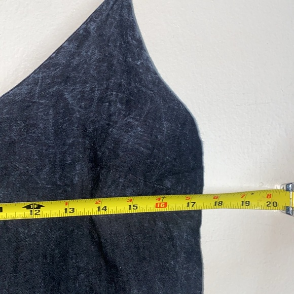 🎱Calvin Klein Jeans textured top with adjustable straps! - Picture 5 of 7